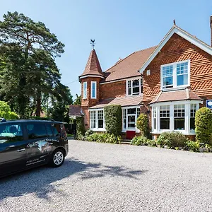 The Lawn Gatwick 4* Horley